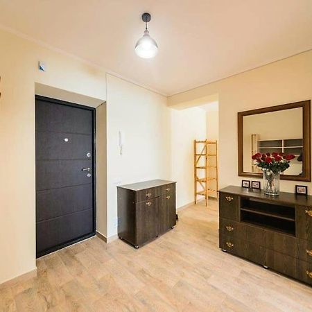 1 Room 65M2 Center Of Obolon Near River Side. Kiev Extérieur photo
