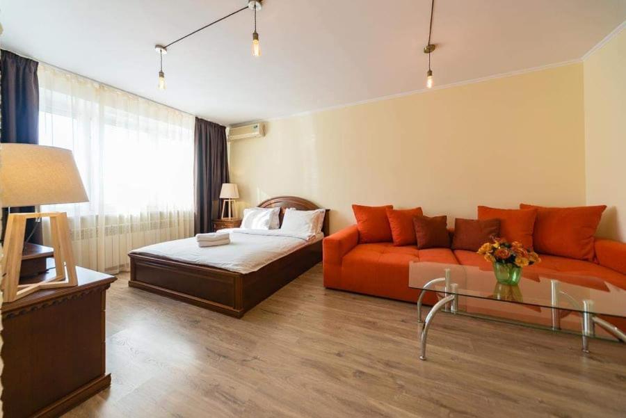 1 Room 65M2 Center Of Obolon Near River Side. Kiev Extérieur photo